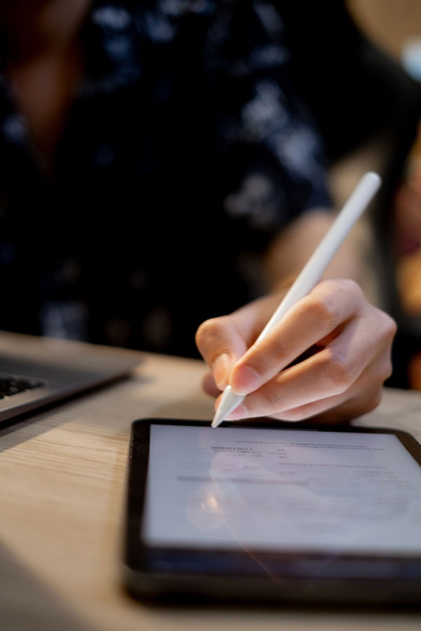 mise en place de la signature électronique au sein de votre structure s’effectue facilement par la mise en place d’un coffre-fort électronique 